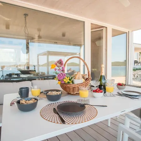 Oikos Resort Buqez - Villa Immortelle 22 * Pakostane