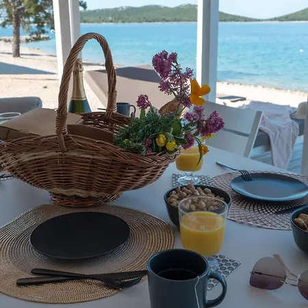 Villa Oikos Resort Buqez - Villa Immortelle 22 *