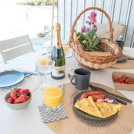 Oikos Resort Buqez - Villa Immortelle 22 *